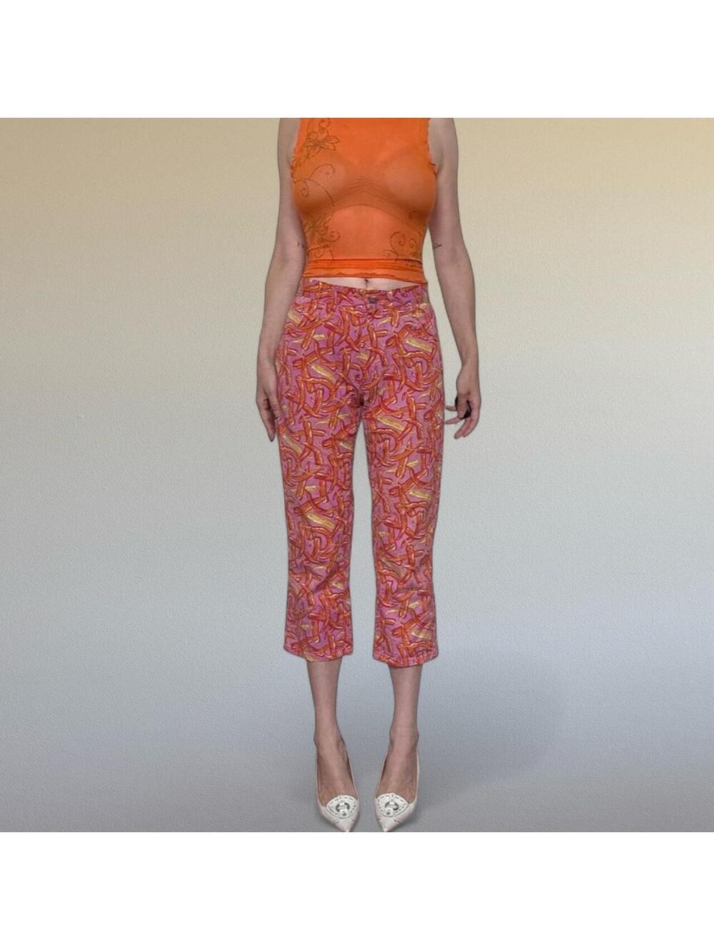 Vintage chili print capris from Manuel Canovas. Size S.